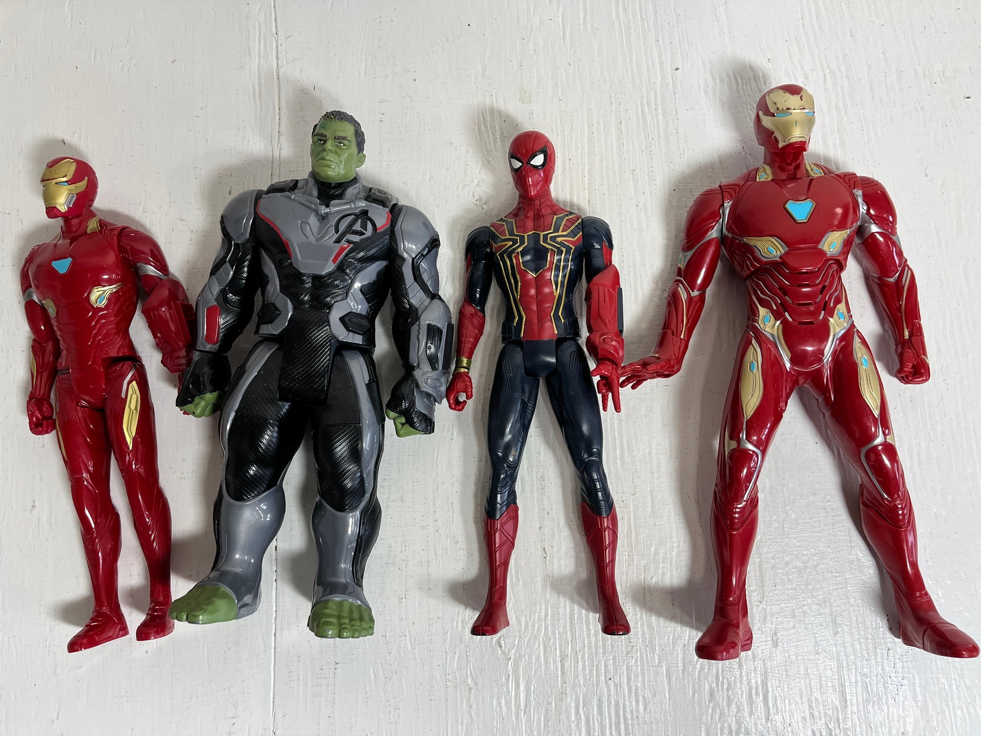 Lot Of 25 Action Figures Most Between 4-14 Inches #11902 | Auctionninja.com