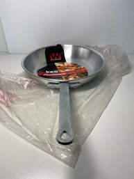 Winco Aluminum Frying Pan 14 Inch Diameter