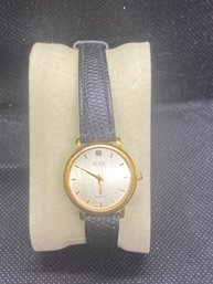 Womens Untested Bill Blass 223-2025 Watch
