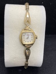Womens Vintage Untested Walthem Swiss Made Gold Tone Watch