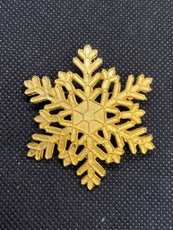 Vintage Maeve Carr Gold Tone Snowflake 2' Brooch