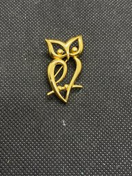 Vintage Trifari 1.75' Gold Tone Owl
