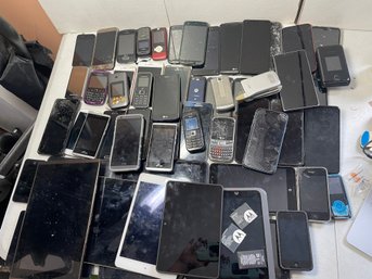 HUGE Lot Of 60 BROKEN Cellphones/Tablets/MP3 Players