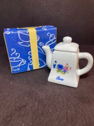 Brand New Design House 3.5' Teapot Collectible