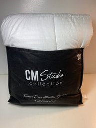 Brand New CM Studio Collection 90x90' Full/queen Size Embossed Down Alternative Comforter Blanket