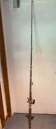 79 Darwa Apollo 1672RT Heavy Weight 5 Eye Fishing Pole With Penn Jig Master No. 500 Reel