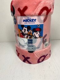 Brand New The Big One 5x6ft Minnie Mouse Plush Throw Blanket