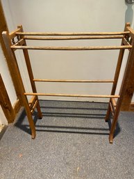 31.25x25' Antique Wooden Quilt Display Rack