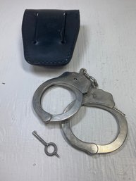 Working Peerless Model 300 Police Grade Security Handcuffs With Case And Key