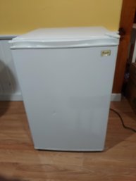 Avanti Mini Fridge