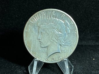 1935 P Peace Silver Dollar - Uncirculated