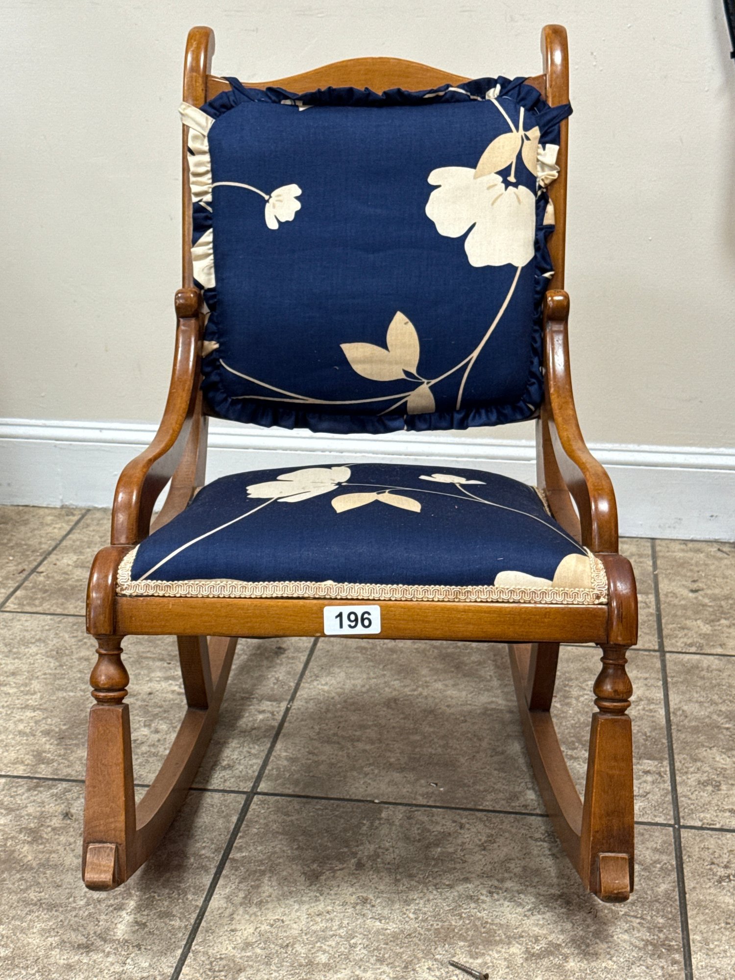 (196) Antique Ladies Rocking Chair #1273 | Auctionninja.com