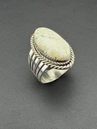 Collectable Signed Running Bear Native American Designer 925 Sterling Silver White Buffalo Turquoise Ring