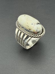 Collectable Signed Running Bear Native American Designer 925 Sterling Silver White Buffalo Turquoise Ring