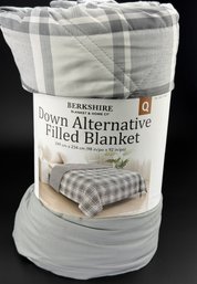 Berkshire Blanket & Home Co. Down Alternative Filled Blanket – Queen 98' × 92' – Brand New