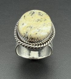Collectable Signed Running Bear Native American Designer 925 Sterling Silver White Buffalo Turquoise Ring