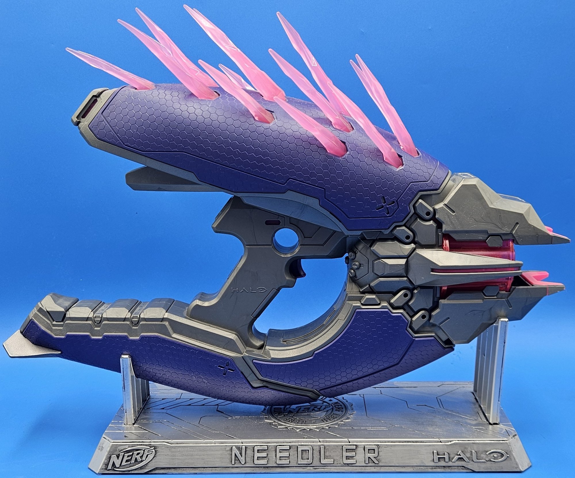 Needler Halo Nerf - Needler With Display Stand (R127)(g6) #49931 | Auctionninja.com