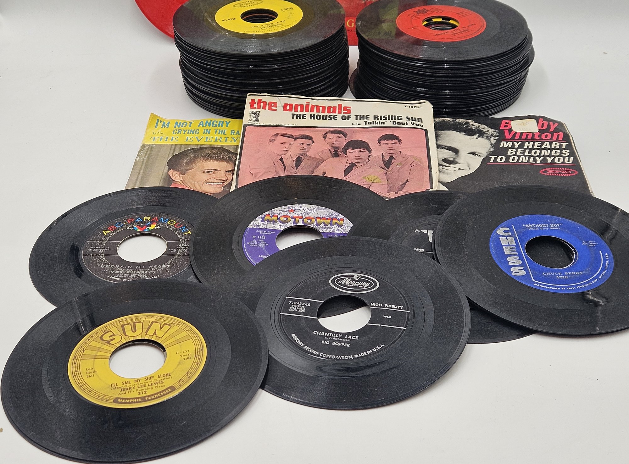 Vintage 45s Record Bundle - (R149) BT2S2 #57040 | Auctionninja.com