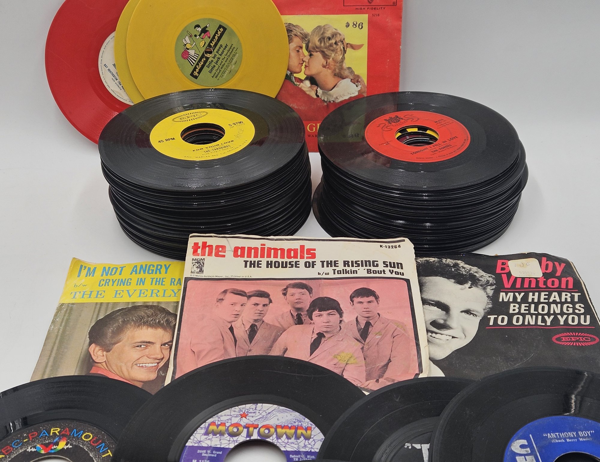 Vintage 45s Record Bundle - (R149) BT2S2 #57040 | Auctionninja.com