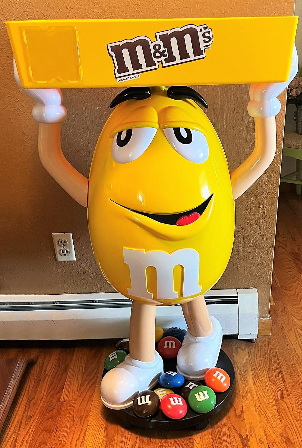 Large Yellow Peanut M&M Store Display Store Display #14735