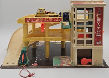 Vintage Fisher Price Parking Ramp / Service Center With Vintage Tonka Truck - (R114) BT1C