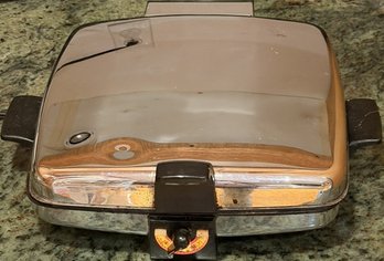 Vintage Waffle Maker - (B533)(K11)