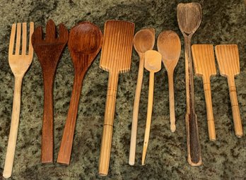 Lot Of 10 Wooden Kitchen Utensils - (B536)(K8)