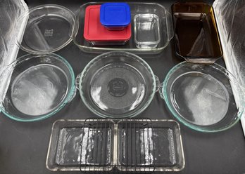Pyrex, Anchor Hocking, Fire King, & Glasbake Baking & Storage Dishes (M41.K4)