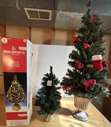 3 Christmas Tree Decor Including 1 With Fiber Optic Lights (K148.BT)
