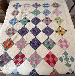 Hand-stitched Vintage Quilt With Checkerboard Squares & Scalloped Edges (K211.B1C)