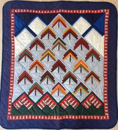 Handmade Patchwork Quilt Wall Hanging (M150.UB2)