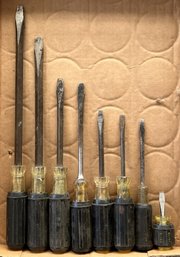 8 Assorted Size Flat Head Screw Drivers - (G1)
