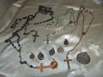 Vintage Religious Lot 4 Rosary And Many Pendants/charms