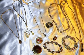 Big Lot Of Gold Tone Jewelry Necklaces Bracelets Pendants Some Signed