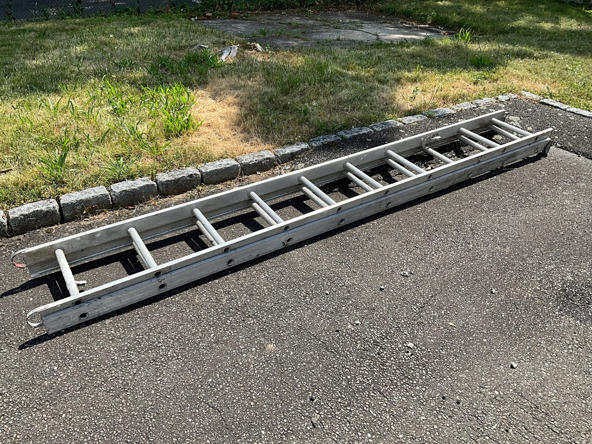 20 Ft Aluminum Extension Ladder #36081 | Auctionninja.com