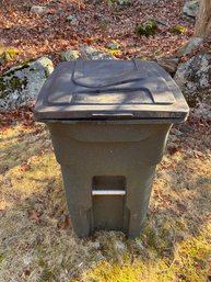 Toter Garbage Can