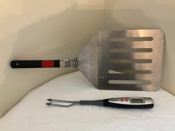 (2) Grilling Utensils