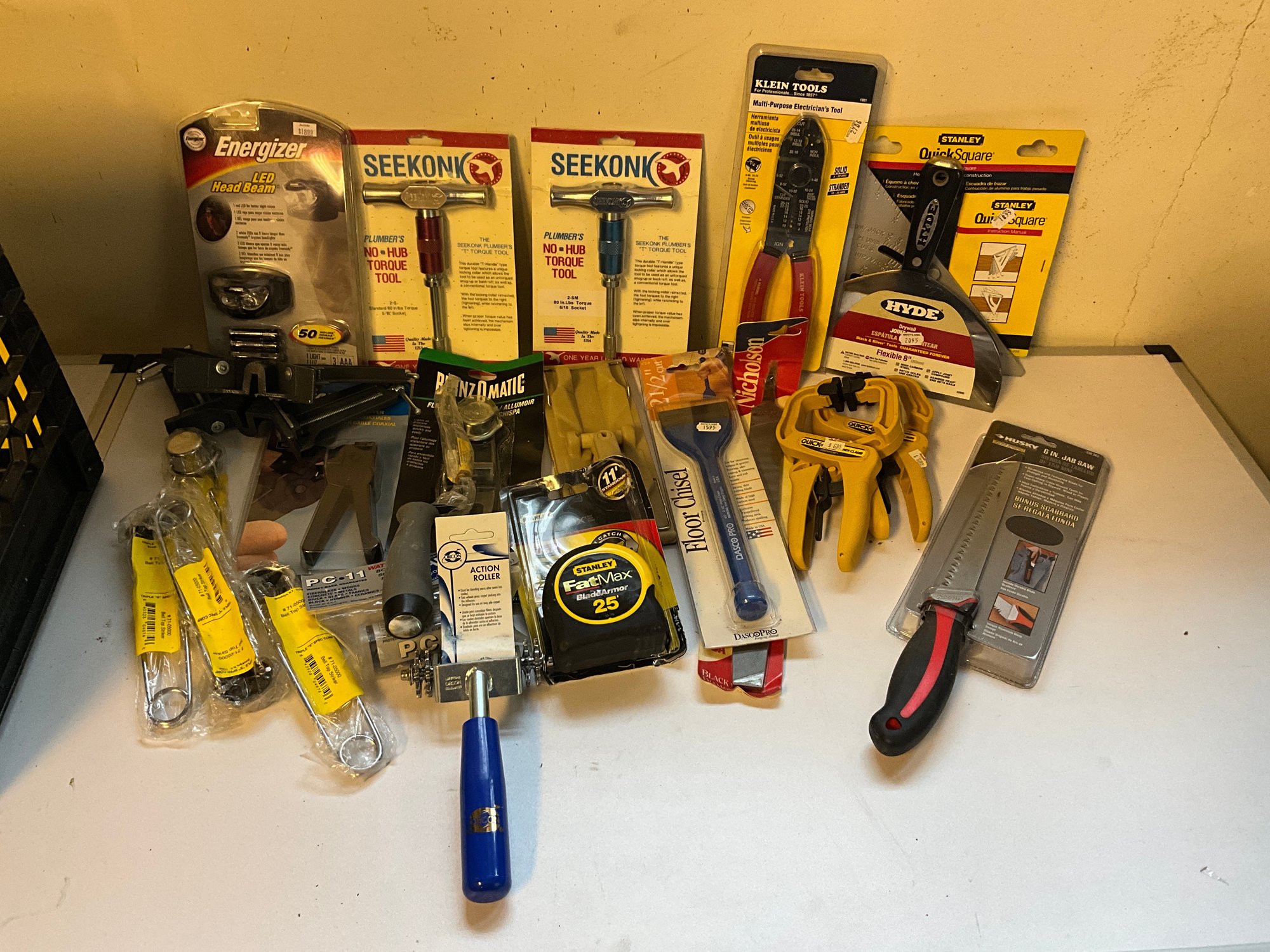 Grouping Of Miscellaneous Hand Tools #39415 | Auctionninja.com