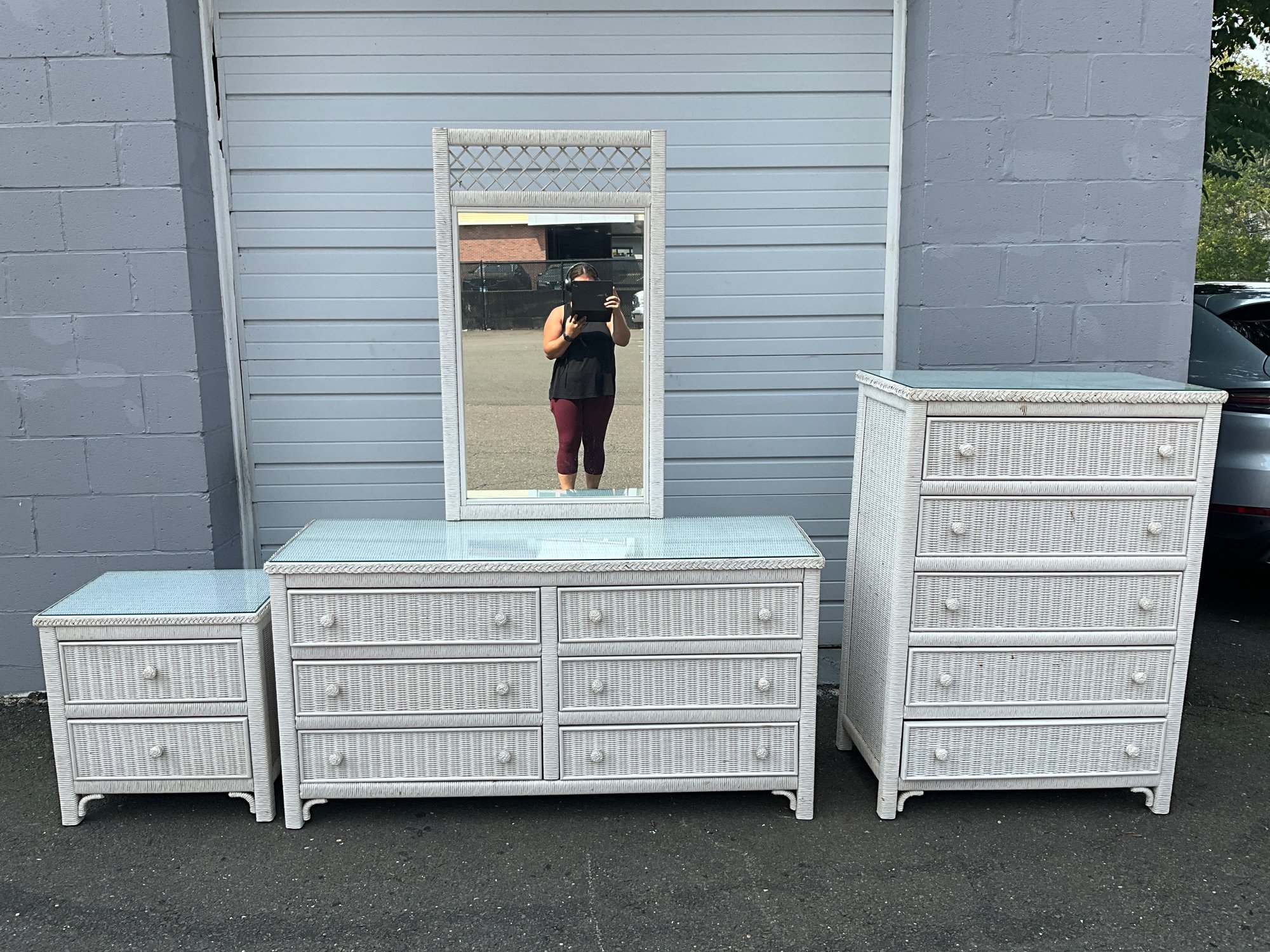 Vintage White Woven Wicker Bedroom Set #28299 | Auctionninja.com