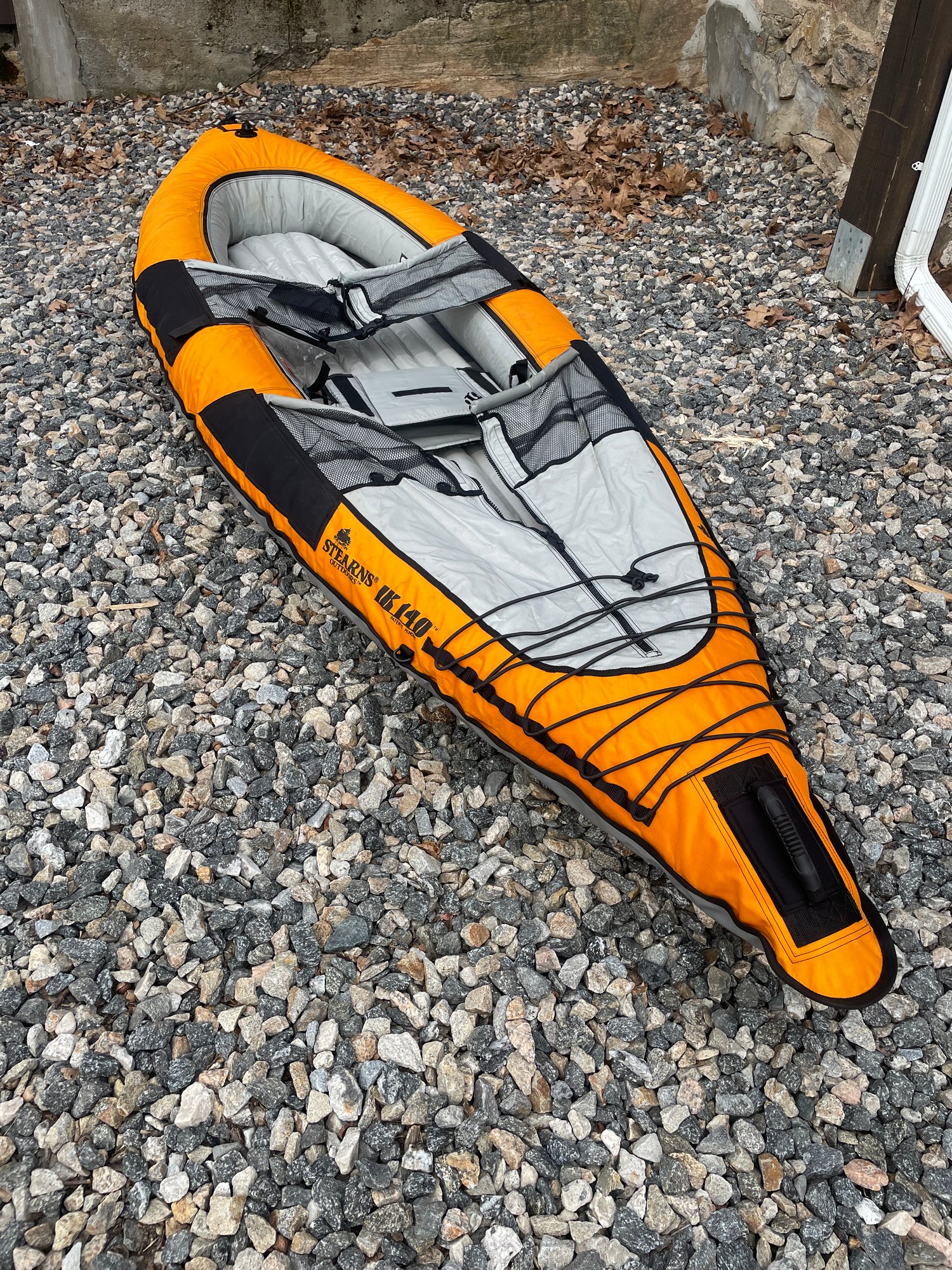Stearns Outdoors IK140 Inflatable Kayak #13413 | Auctionninja.com