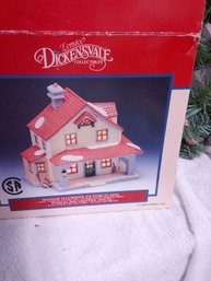 Lemax Christmas Village Dickensvale House Farmhouse