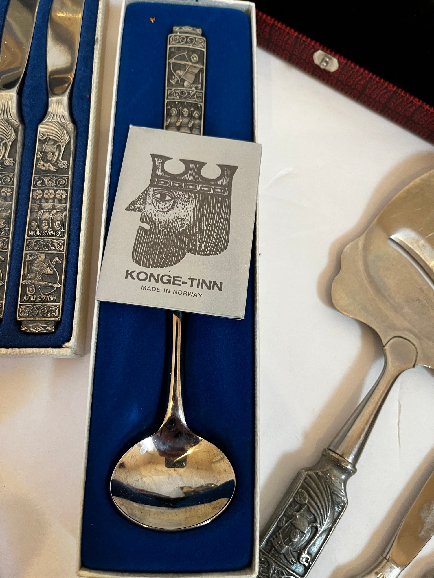 KONGE-TINN コンゲティン アンティークケーキナイフとスプーンセット KONGE-TINN コンゲティン アンティークケーキナイフとスプーンセット