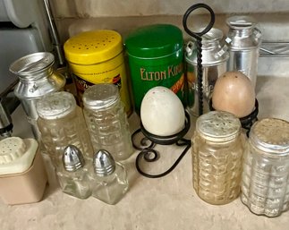 6 Sets Of Salt & Pepper Shakers