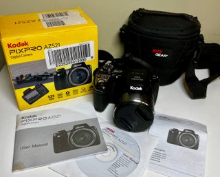 Kodak Pix Pro AZ521 Digital Camera & Case