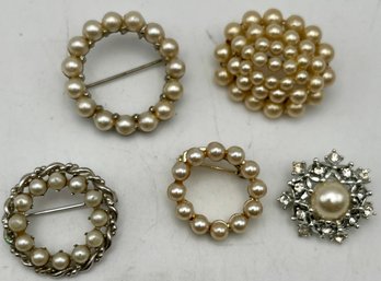 Vintage Silver Tone Pearl Pin/brooches