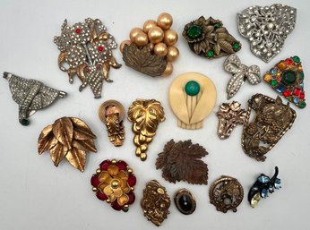 Vintage /antique Clips Fur Clips And Others