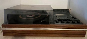 Readers Digest FM-AM Stereo Receiver Record Changer/cassette Recorder & Speakers