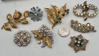 Brooch Lot (8)