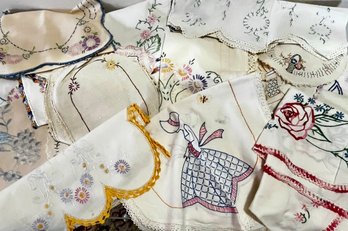 Hand Embroidered Vintage Linen Lot