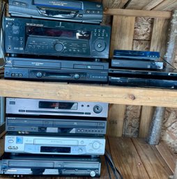 DVD, VHS, BlueRay Players Lot